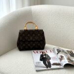 کیف دستی زنانه Louis Vuitton CROISETTE